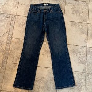 529 Curvy Bootcut Levis